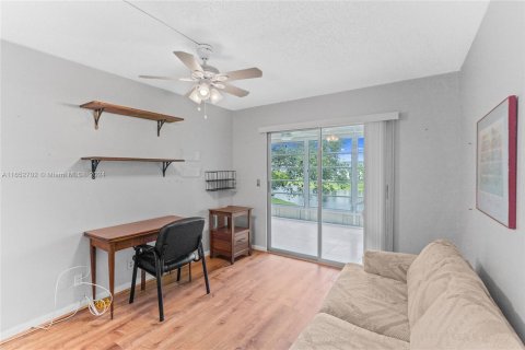 Condominio en venta en Deerfield Beach, Florida, 2 dormitorios, 91.32 m2 № 1345954 - foto 9