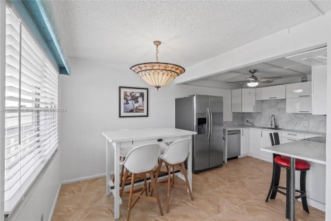 Condo in Deerfield Beach, Florida, 2 bedrooms  № 1345954 - photo 7