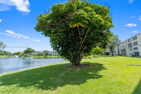 Condo in Deerfield Beach, Florida, 2 bedrooms  № 1345954 - photo 19