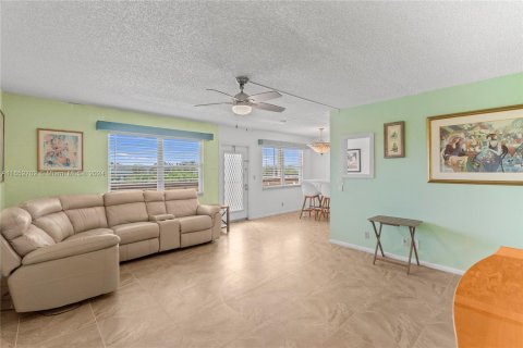 Condo in Deerfield Beach, Florida, 2 bedrooms  № 1345954 - photo 8