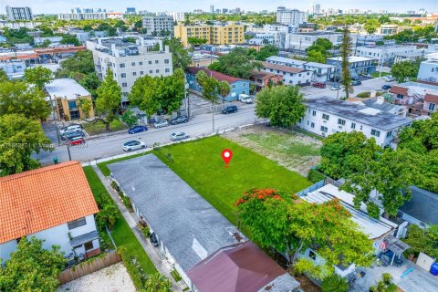 Propiedad comercial en venta en Miami, Florida № 1345953 - foto 8