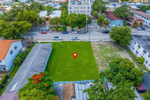 Propiedad comercial en venta en Miami, Florida № 1345953 - foto 20