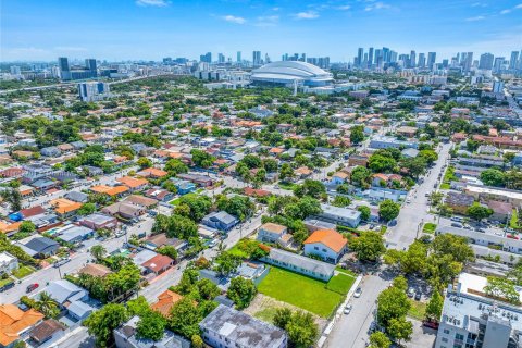 Propiedad comercial en venta en Miami, Florida № 1345953 - foto 16