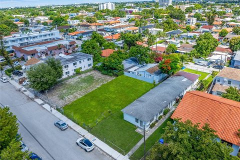 Propiedad comercial en venta en Miami, Florida № 1345953 - foto 4