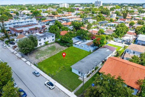 Propiedad comercial en venta en Miami, Florida № 1345953 - foto 5