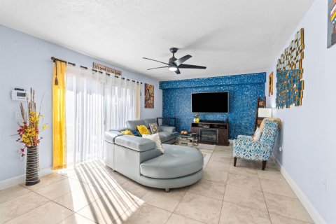 Touwnhouse à vendre à West Palm Beach, Floride: 2 chambres, 114.83 m2 № 979046 - photo 18