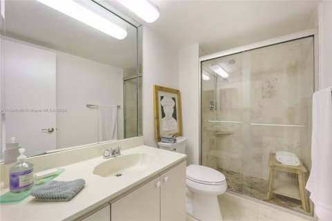 Condo in Miami Beach, Florida, 2 bedrooms  № 1220798 - photo 14