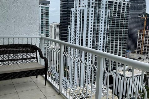 Снять в аренду квартиру в Майами, Флорида 1 спальня, 76.64м2, № 1145613 - фото 9