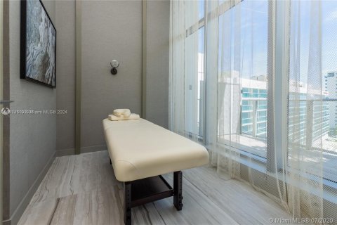 Condo in Hollywood, Florida, 2 bedrooms  № 1145612 - photo 30