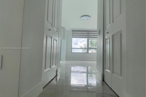 Copropriété à vendre à Sunrise, Floride: 3 chambres, 145.86 m2 № 1237617 - photo 23