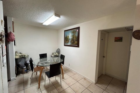 Condominio en venta en Coral Springs, Florida, 2 dormitorios, 69.96 m2 № 1141201 - foto 2
