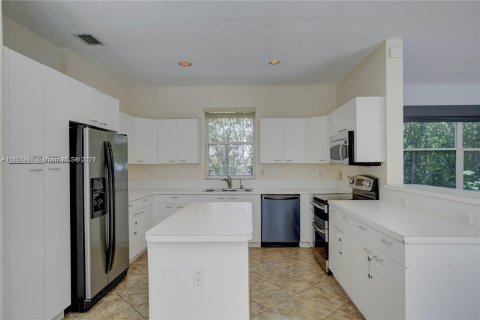 House in Boca Raton, Florida 5 bedrooms, 277.5 sq.m. № 1360216 - photo 16