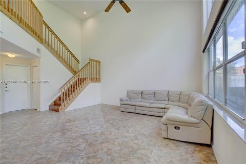 House in Boca Raton, Florida 5 bedrooms, 277.5 sq.m. № 1360216 - photo 13