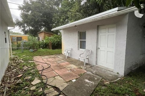 Casa en venta en Miami Gardens, Florida, 3 dormitorios, 114.64 m2 № 1360218 - foto 14