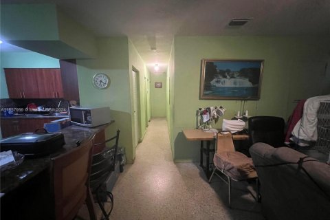 Casa en venta en Miami Gardens, Florida, 3 dormitorios, 114.64 m2 № 1360218 - foto 7