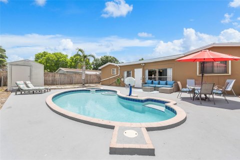 Casa en venta en Margate, Florida, 3 dormitorios, 205.41 m2 № 1189918 - foto 4