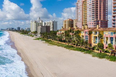 Condo in Fort Lauderdale, Florida, 4 bedrooms  № 981598 - photo 29