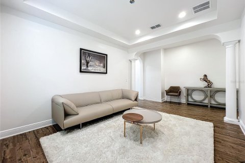 Casa en venta en Orlando, Florida, 5 dormitorios, 289.67 m2 № 1091217 - foto 8