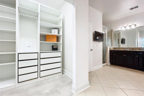 Casa en venta en Orlando, Florida, 5 dormitorios, 289.67 m2 № 1091217 - foto 23