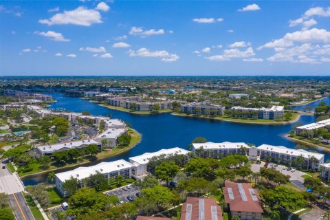 Condominio en venta en Tamarac, Florida, 2 dormitorios, 106.09 m2 № 1215296 - foto 3