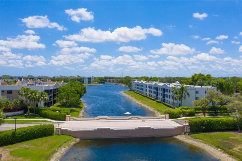 Copropriété à vendre à Tamarac, Floride: 2 chambres, 106.09 m2 № 1215296 - photo 7