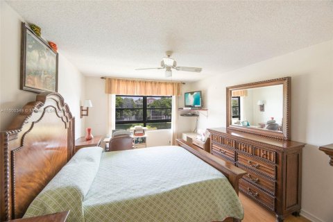 Copropriété à vendre à Tamarac, Floride: 2 chambres, 106.09 m2 № 1215296 - photo 22