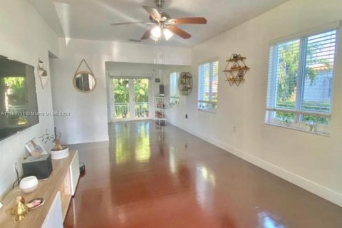 Casa en venta en Coral Gables, Florida, 3 dormitorios, 88.44 m2 № 1119147 - foto 7