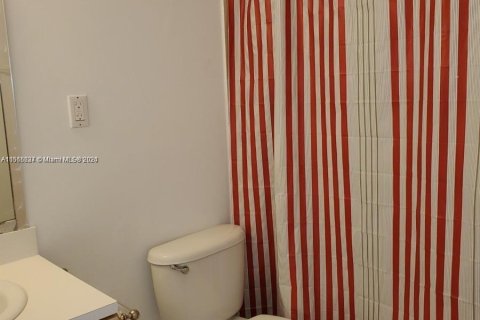 Condo in Miami Beach, Florida, 1 bedroom  № 1119152 - photo 19