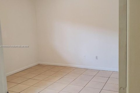 Condo in Miami Beach, Florida, 1 bedroom  № 1119152 - photo 14