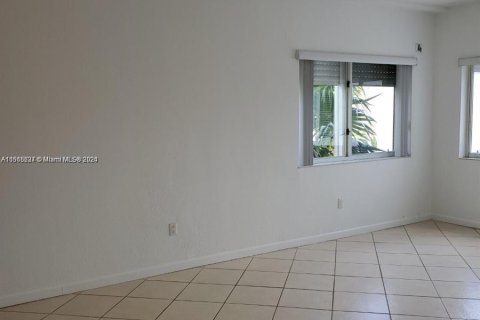 Condominio en venta en Miami Beach, Florida, 1 dormitorio, 61.87 m2 № 1119152 - foto 10