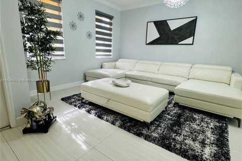 Casa en venta en Miami, Florida, 4 dormitorios, 249.35 m2 № 1295060 - foto 12