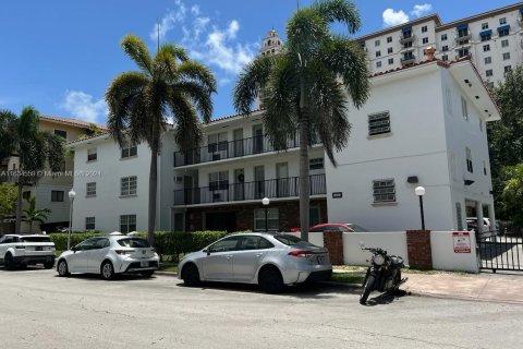 Copropriété à vendre à Coral Gables, Floride: 2 chambres, 85.01 m2 № 1294941 - photo 1