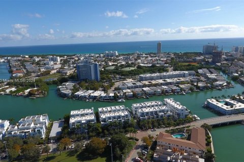 Copropriété à vendre à Miami Beach, Floride: 3 chambres, 149.48 m2 № 1290513 - photo 9