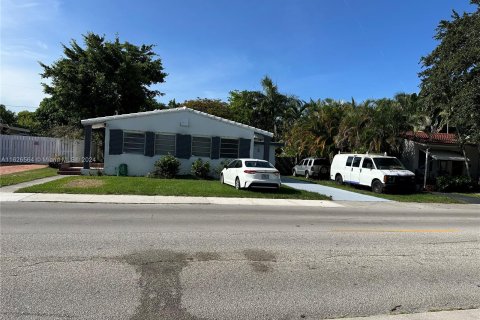 Casa en venta en Hollywood, Florida, 3 dormitorios, 104.05 m2 № 1282651 - foto 1