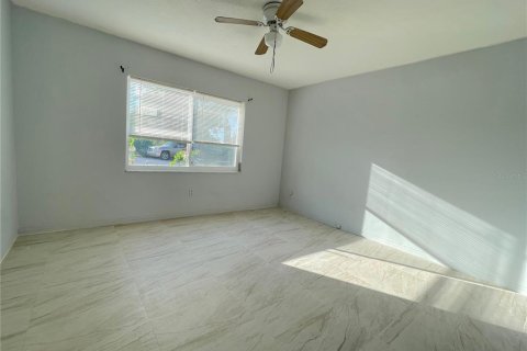 Commercial property in Treasure Island, Florida 18 bedrooms, 863.43 sq.m. № 1158199 - photo 27