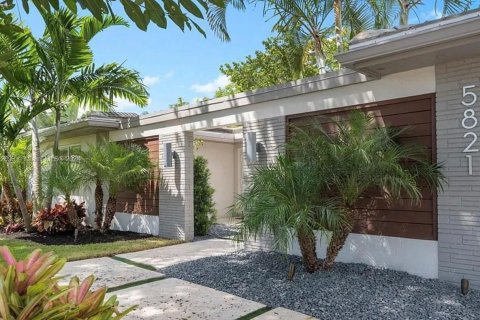 Villa ou maison à vendre à Fort Lauderdale, Floride: 3 chambres, 161.37 m2 № 1132155 - photo 3