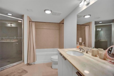 Condominio en venta en Sunny Isles Beach, Florida, 1 dormitorio, 92.9 m2 № 24611 - foto 25