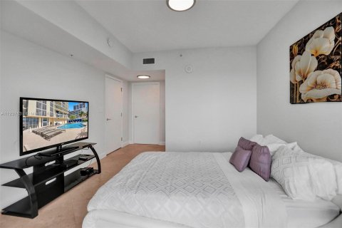 Condominio en venta en Sunny Isles Beach, Florida, 1 dormitorio, 92.9 m2 № 24611 - foto 22
