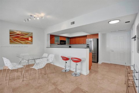 Condominio en venta en Sunny Isles Beach, Florida, 1 dormitorio, 92.9 m2 № 24611 - foto 13