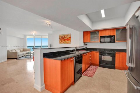 Condominio en venta en Sunny Isles Beach, Florida, 1 dormitorio, 92.9 m2 № 24611 - foto 15