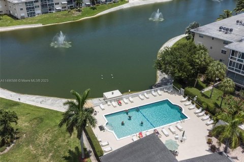 Condominio en venta en Lake Worth, Florida, 2 dormitorios, 100.33 m2 № 855428 - foto 2