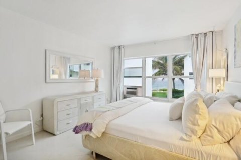 Copropriété à vendre à Hillsboro Beach, Floride: 1 chambre, 78.97 m2 № 1186236 - photo 11