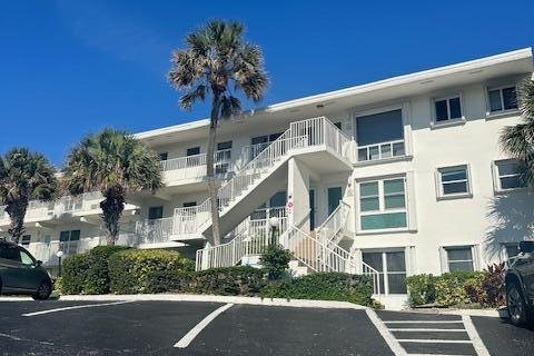 Condo in Hillsboro Beach, Florida, 1 bedroom  № 1186236 - photo 16