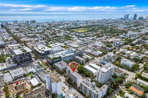 Commercial property in Miami Beach, Florida № 940469 - photo 14