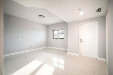 Condominio en venta en North Miami, Florida, 3 dormitorios, 167.32 m2 № 72687 - foto 26