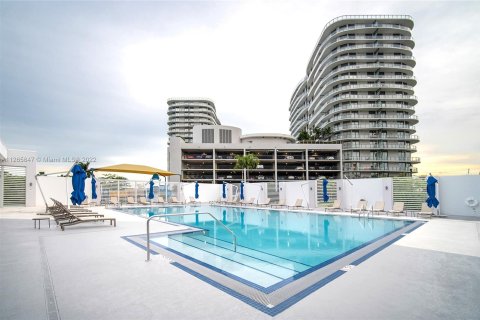 Condominio en venta en North Miami, Florida, 3 dormitorios, 167.32 m2 № 72687 - foto 6