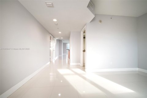 Condominio en venta en North Miami, Florida, 3 dormitorios, 167.32 m2 № 72687 - foto 18