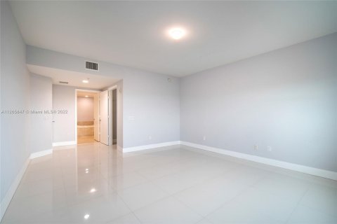 Condominio en venta en North Miami, Florida, 3 dormitorios, 167.32 m2 № 72687 - foto 24