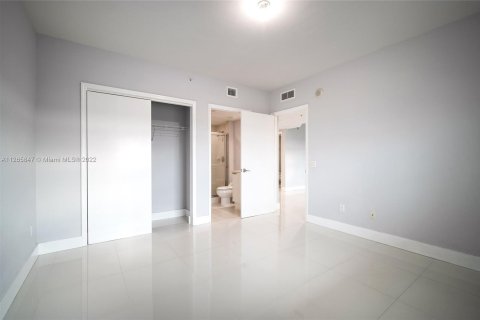 Condominio en venta en North Miami, Florida, 3 dormitorios, 167.32 m2 № 72687 - foto 30