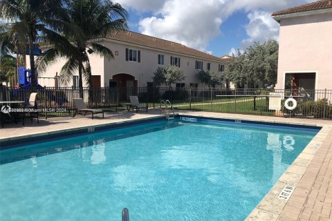 Touwnhouse à vendre à Miami Gardens, Floride: 2 chambres, 105.91 m2 № 1151125 - photo 12